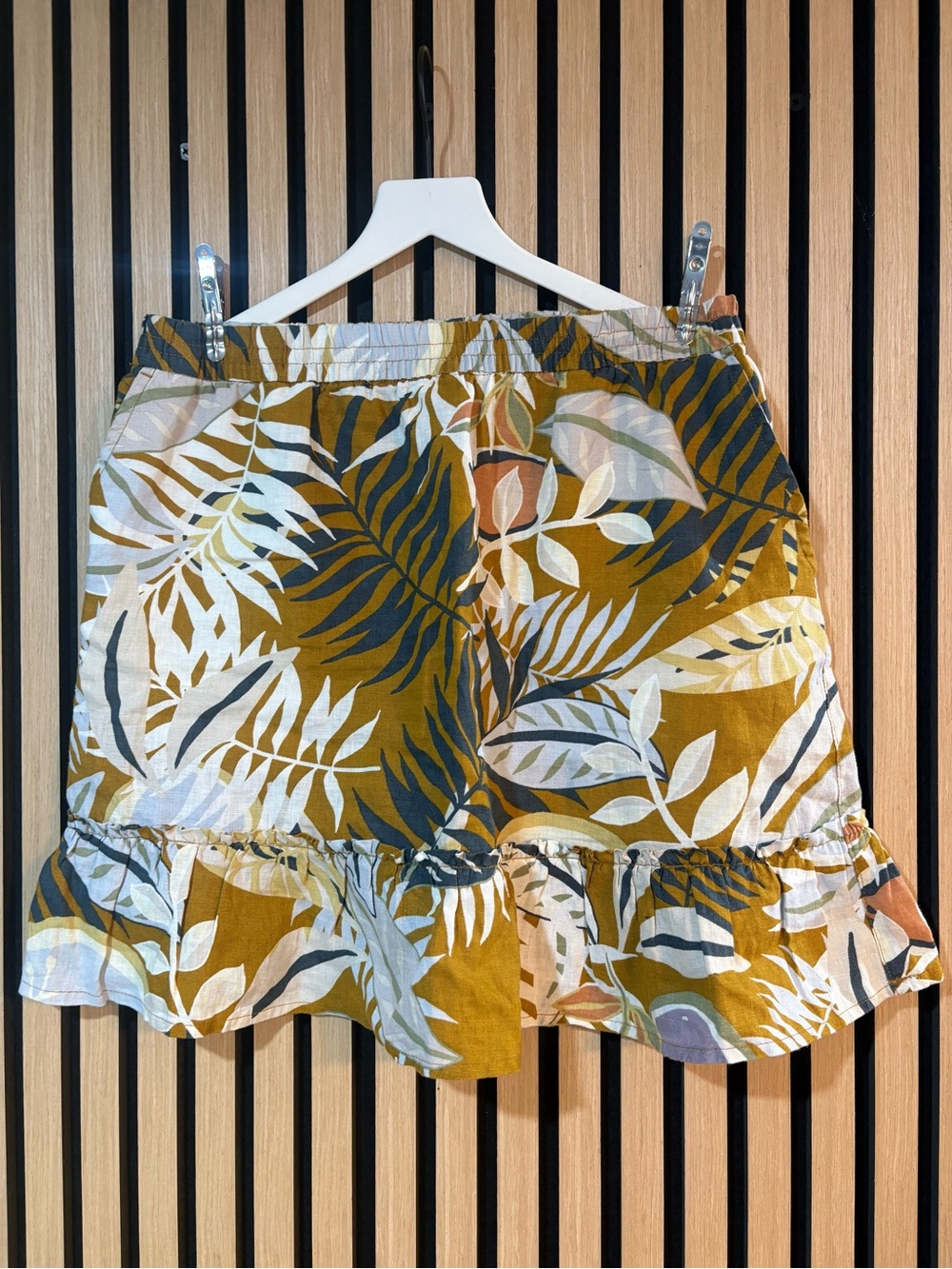 NWOT C&C California 100% Linen Tropical Palm Leaf Ruffle Hem Skirt Size Medium